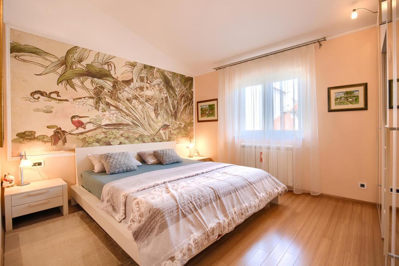 Tomisha Apartman Pjescana Uvala Kültér fotó