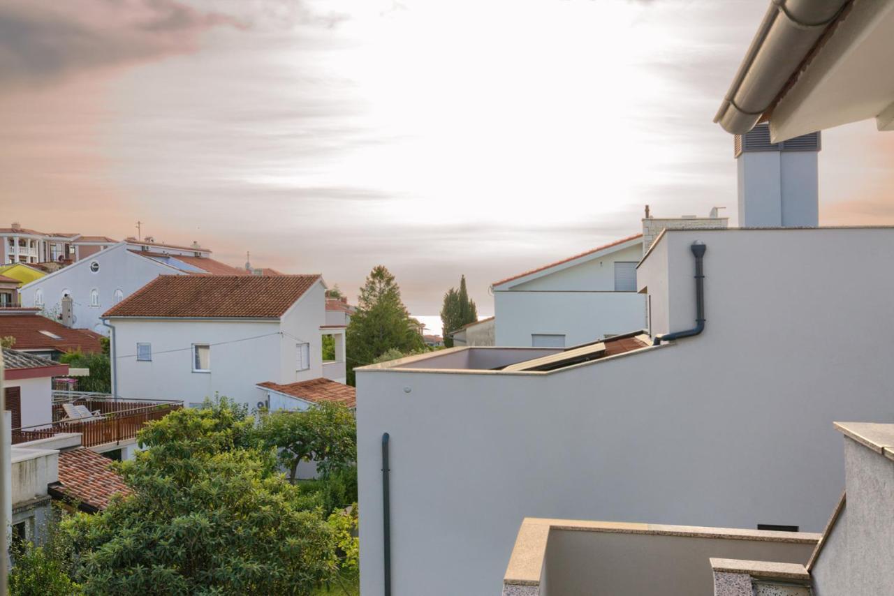 Tomisha Apartman Pjescana Uvala Kültér fotó