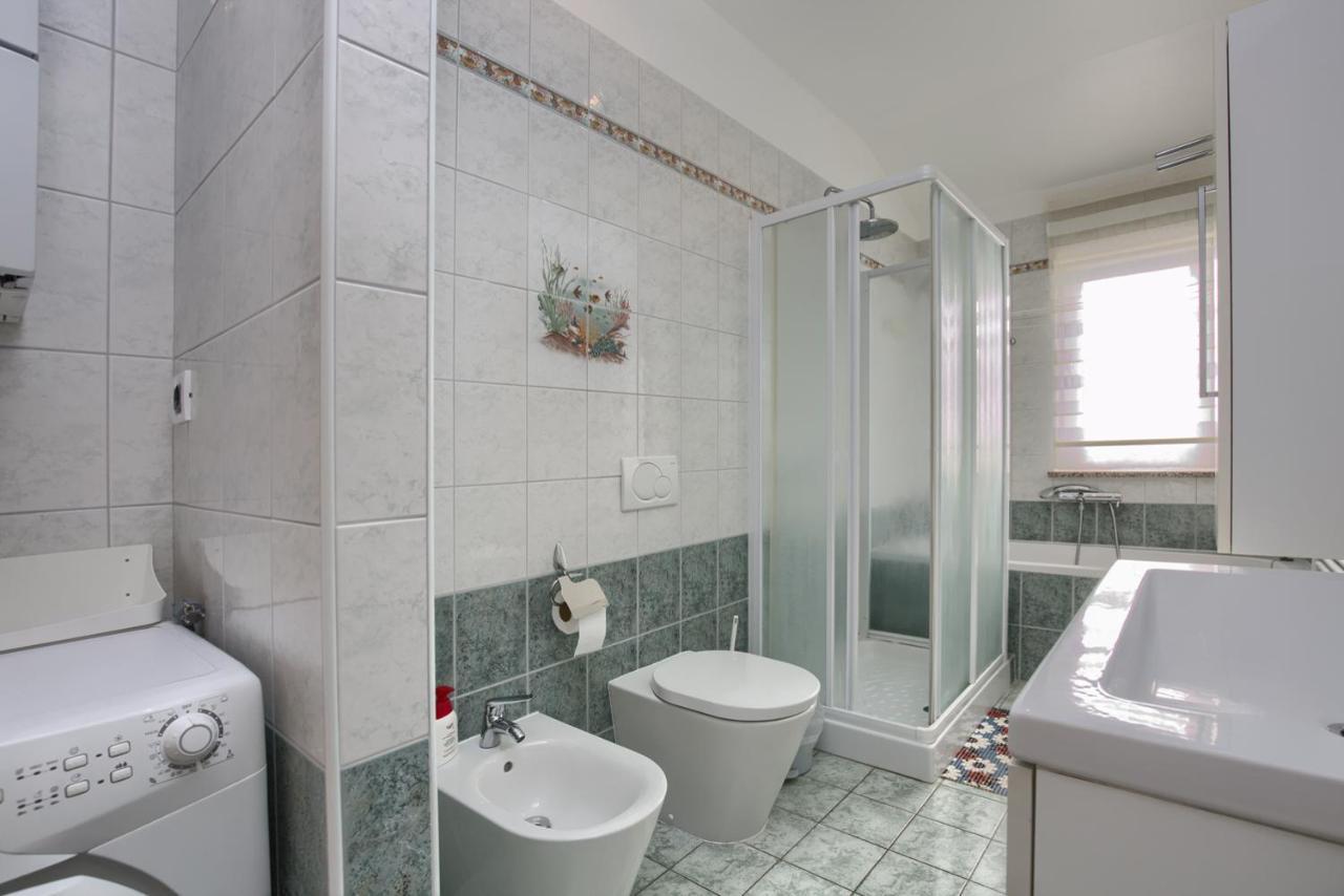 Tomisha Apartman Pjescana Uvala Kültér fotó